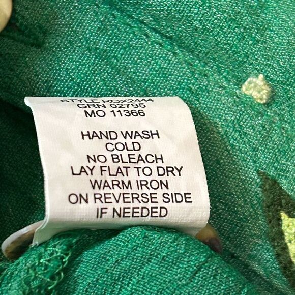 Fig and Flower embroidered green flowered‎ long sleeve top in medium - Picture 9 of 11